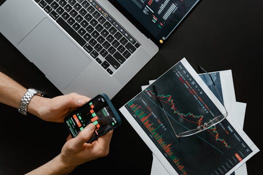 Image of a comparison chart for online versus traditional banking